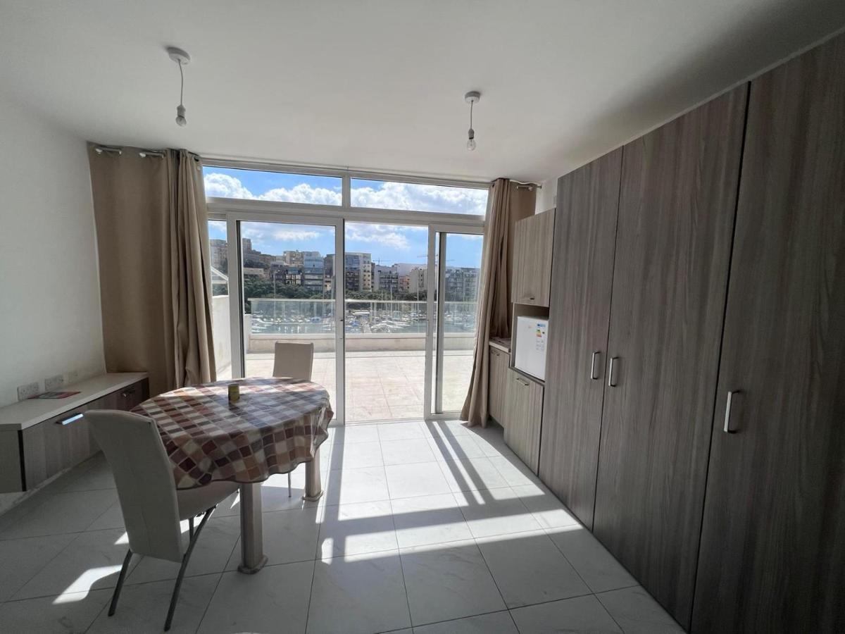 Amazing Sea View Penthouse Near Valletta Msida Luaran gambar